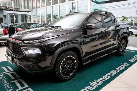 FIAT TORO 2.0 16V TURBO DIESEL ULTRA 4WD AT9 FIAT TORO 2.0 16V TURBO DIESEL ULTRA 4WD AT9